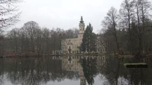 Lost Places – Das verlassene Schloss mitten im Wald