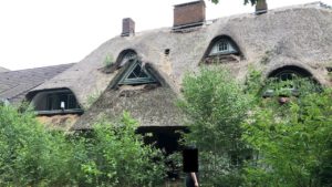Lost Places – Die verlassene Dialyseklinik und feudales Wohnhaus