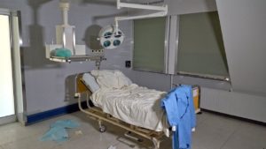 Lost Places – Das verlassene Krankenhaus mit Seziertisch und OP-Lampen
