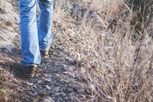 Kann ich in Jeans wandern gehen? – Vorteile & Nachteile