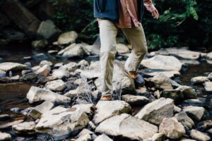 Wanderschuhe wasserdicht machen – So geht’s