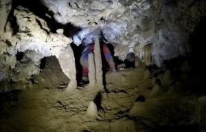 Klettertour in der Bismarckgrotte bei Rinnenbrunn A25